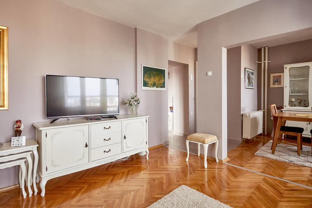 Spacious Modern Apartment In Peaceful Neighborhood Szkopje Kültér fotó