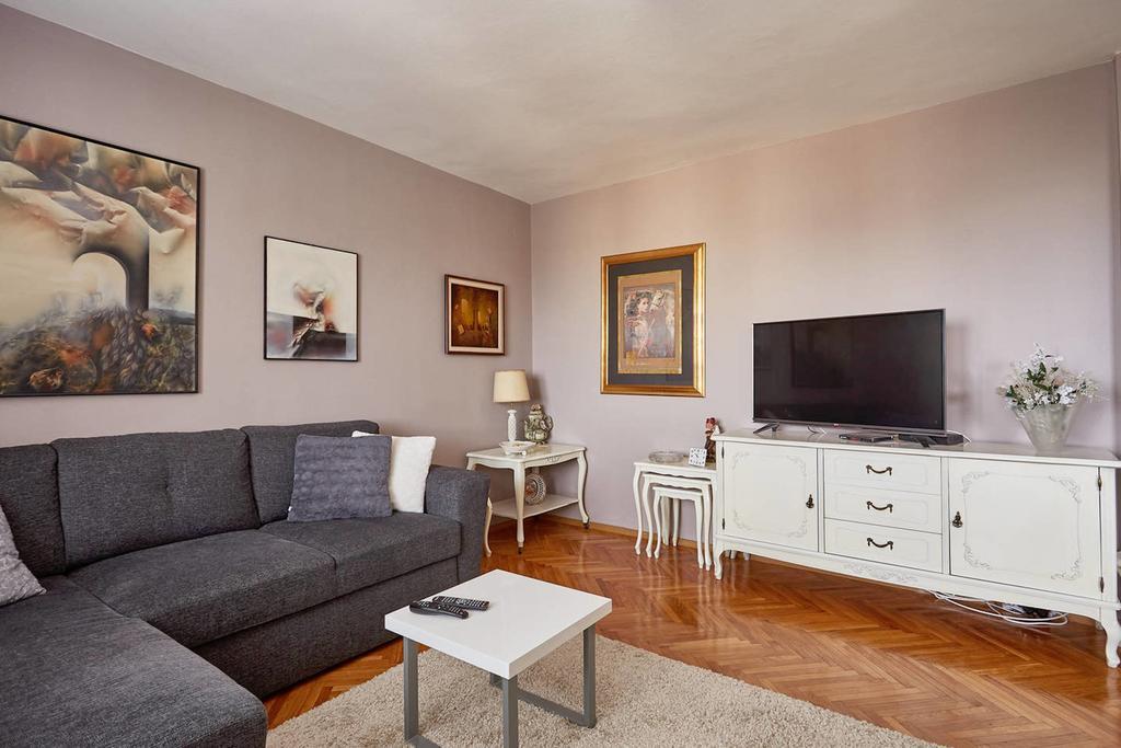 Spacious Modern Apartment In Peaceful Neighborhood Szkopje Kültér fotó